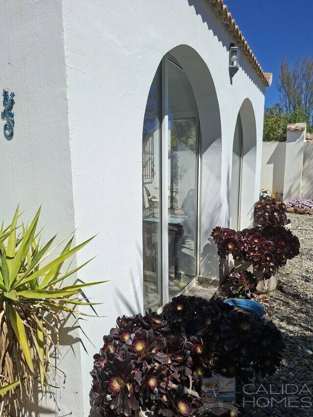 Casa de Sol: Villa for Sale in Arboleas, Almería