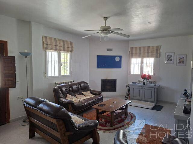 Casa de Sol: Villa for Sale in Arboleas, Almería