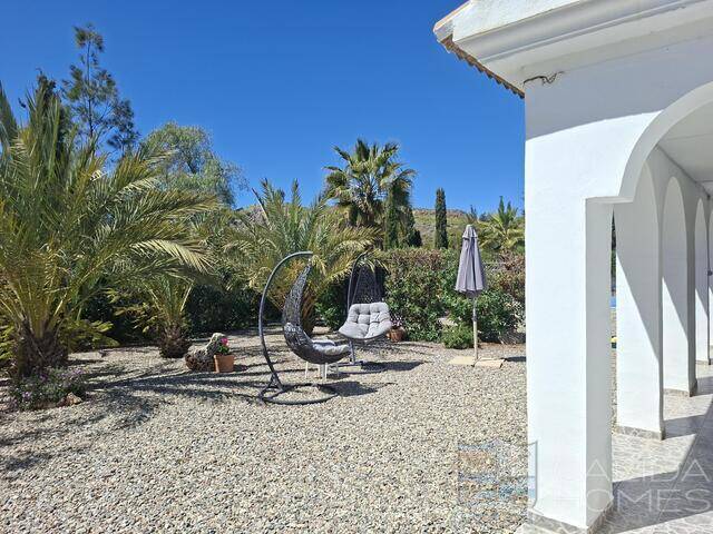 Casa de Sol: Villa for Sale in Arboleas, Almería