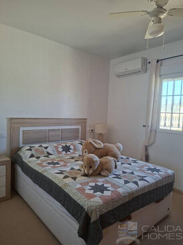 Casa de Zeus: Villa for Sale in Arboleas, Almería