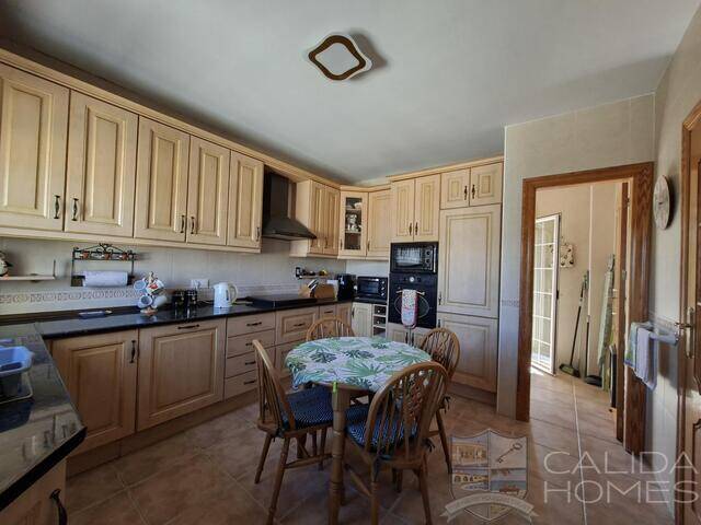 Casa de Zeus: Villa for Sale in Arboleas, Almería