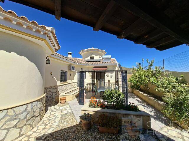 Casa de Zeus: Villa for Sale in Arboleas, Almería