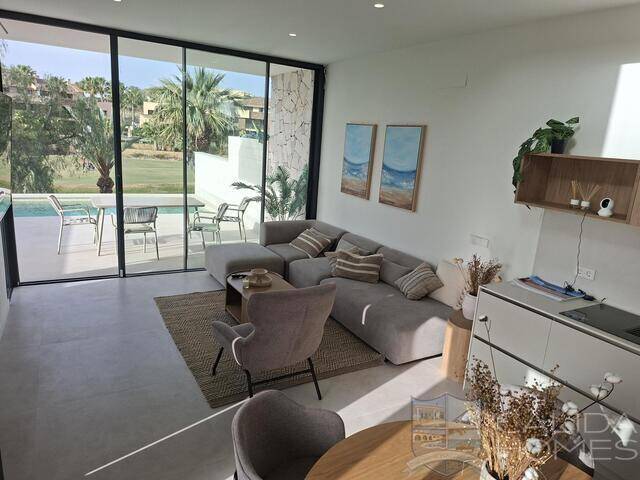 Bella Valle Del Este: Villa for Sale in Vera, Almería