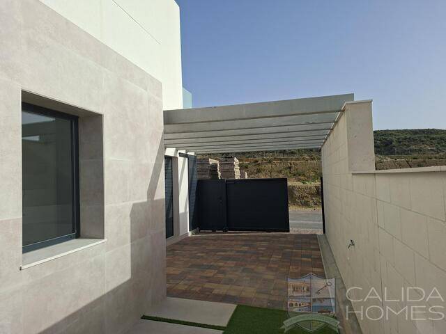 Bella Valle Del Este: Villa for Sale in Vera, Almería