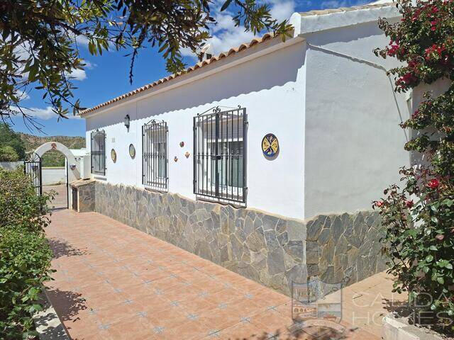 Casa de Estrella: Villa for Sale in Arboleas, Almería