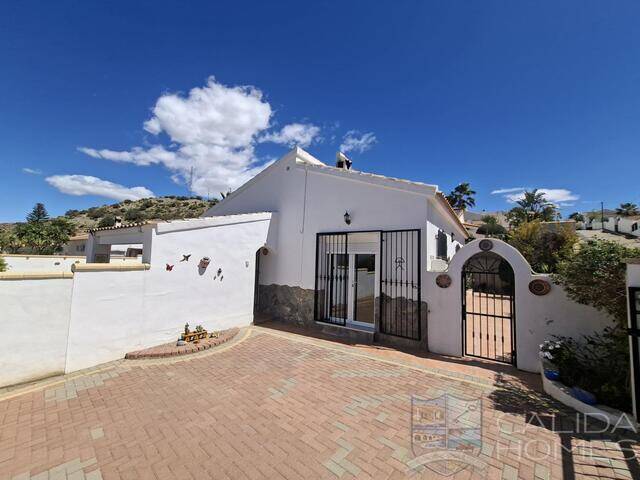 Casa de Estrella: Villa for Sale in Arboleas, Almería