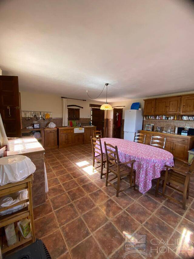 Cortijo Arbol: Country house for Sale in Oria, Almería