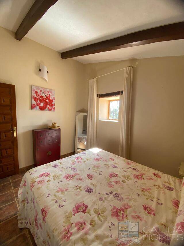 Cortijo Arbol: Country house for Sale in Oria, Almería