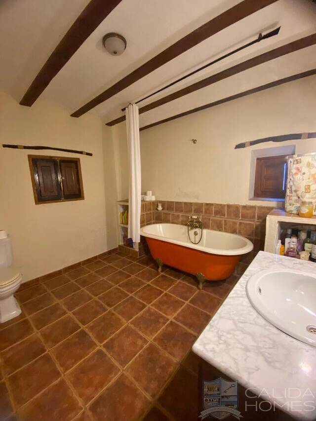 Cortijo Arbol: Country house for Sale in Oria, Almería