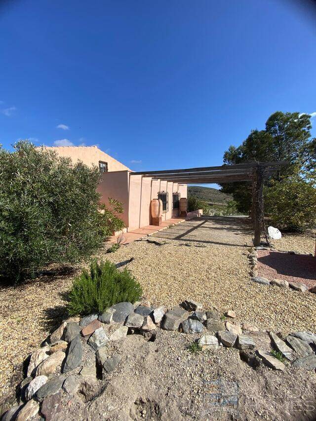 Cortijo Arbol: Country house for Sale in Oria, Almería