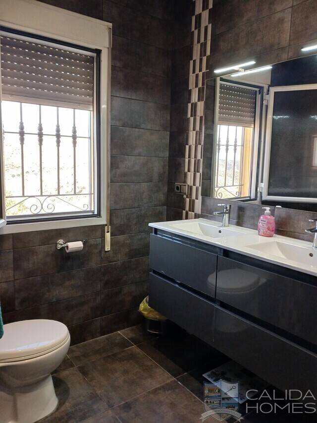 Villa Paloma: Villa for Sale in Partaloa, Almería