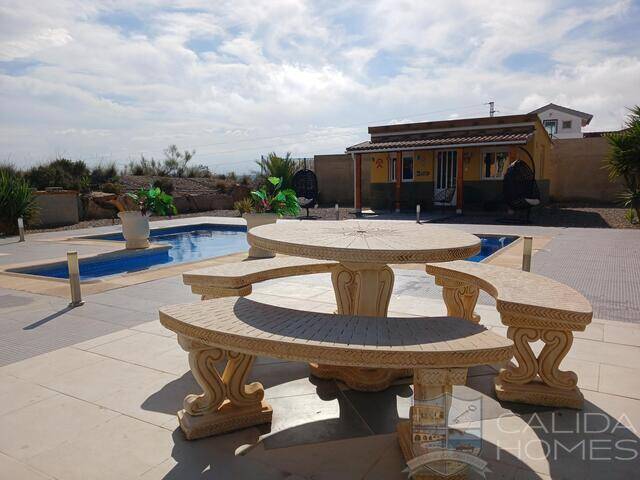 Villa Paloma: Villa for Sale in Partaloa, Almería