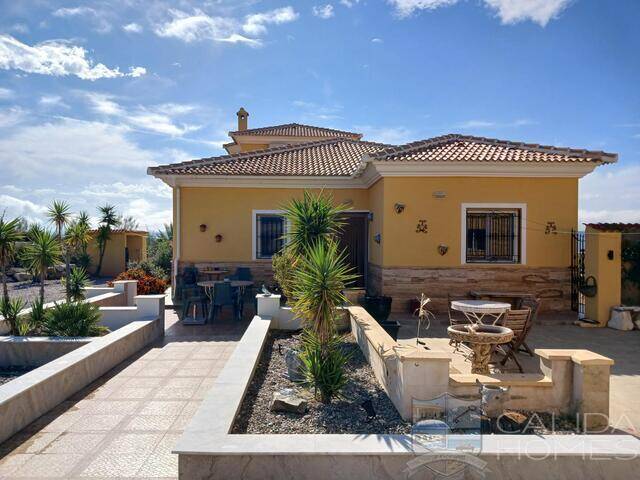 Villa Paloma: Villa for Sale in Partaloa, Almería