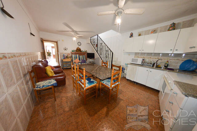 Casa Palaces: Country house for Sale in Zurgena, Almería