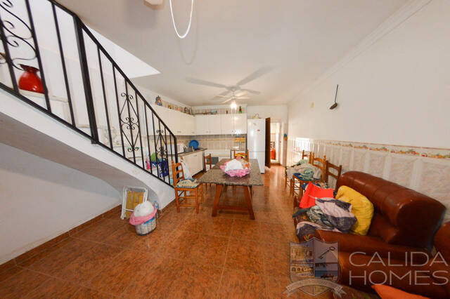 Casa Palaces: Country house for Sale in Zurgena, Almería