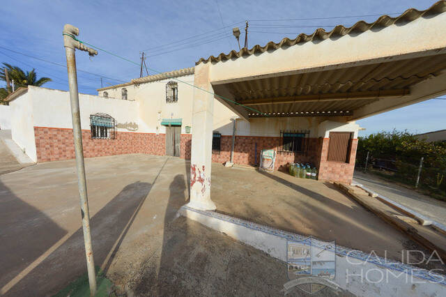Casa Palaces: Country house for Sale in Zurgena, Almería