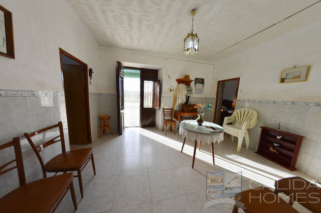 Casa Palaces: Country house for Sale in Zurgena, Almería