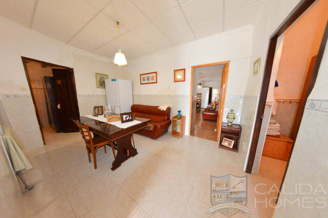 Casa Palaces: Country house for Sale in Zurgena, Almería