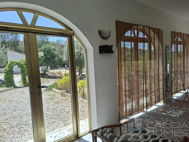 Villa Romero: Villa for Sale in Arboleas, Almería