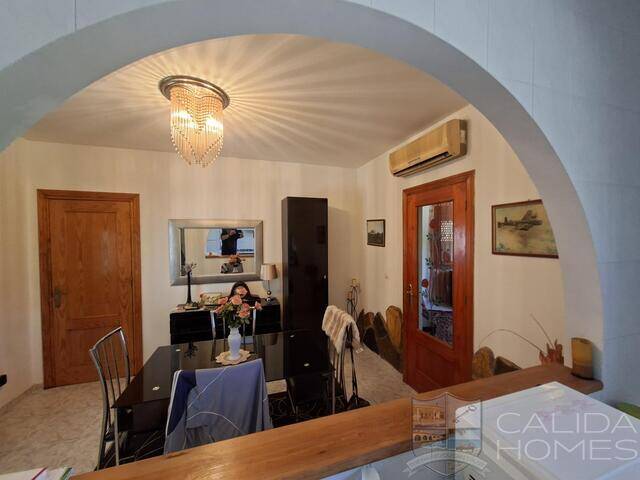 Villa Romero: Villa for Sale in Arboleas, Almería