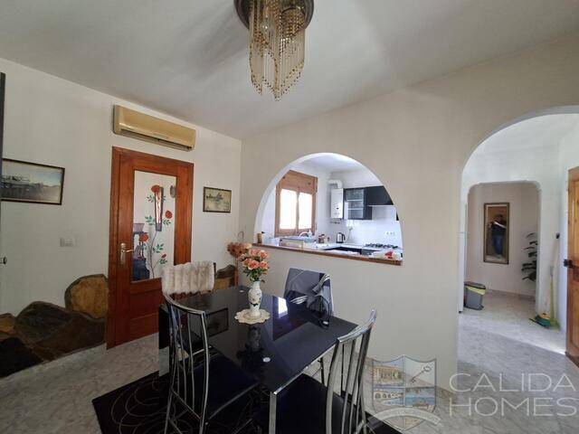Villa Romero: Villa for Sale in Arboleas, Almería