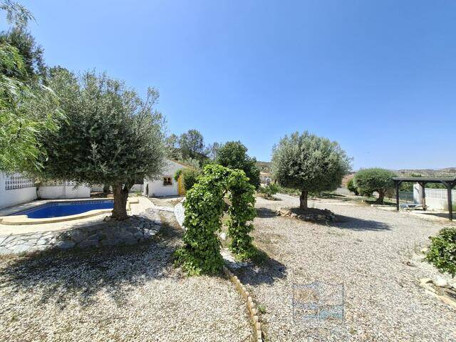 Villa Romero: Villa for Sale in Arboleas, Almería
