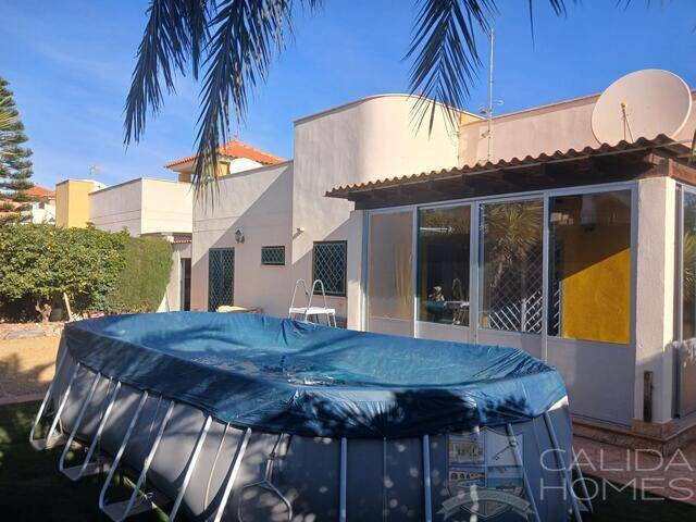 Villa Elefante: Villa for Sale in La Alfoquia, Almería