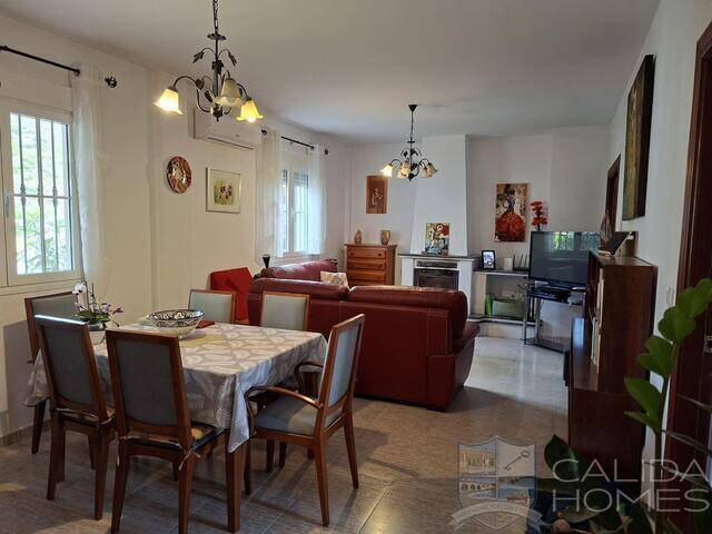 Villa Viola: Villa for Sale in Arboleas, Almería