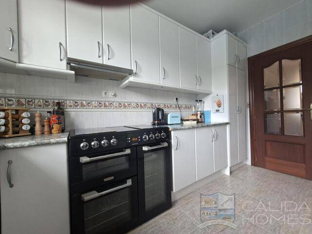 Villa Viola: Villa for Sale in Arboleas, Almería