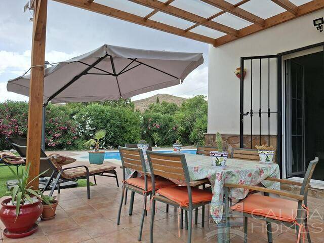 Villa Viola: Villa for Sale in Arboleas, Almería