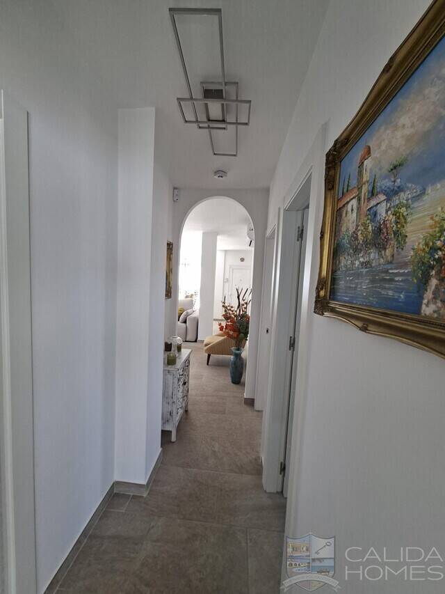 Villa Marshy: Villa for Sale in Arboleas, Almería