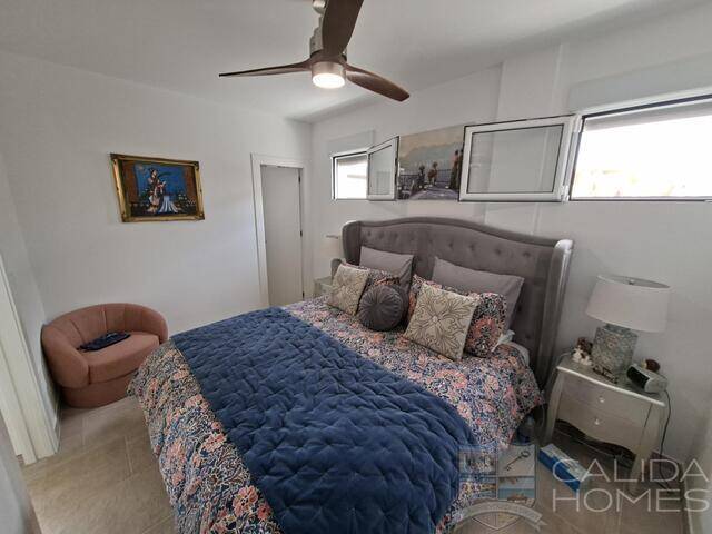 Villa Marshy: Villa for Sale in Arboleas, Almería