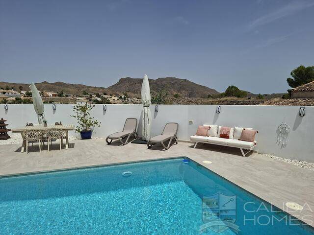 Villa Marshy: Villa for Sale in Arboleas, Almería