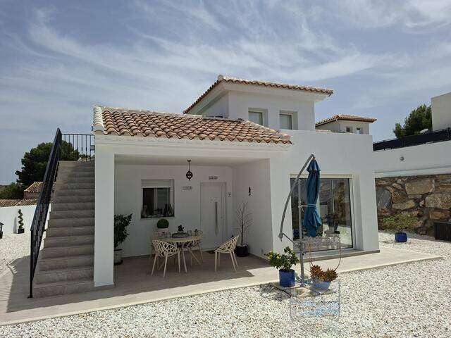 Villa Marshy: Villa for Sale in Arboleas, Almería