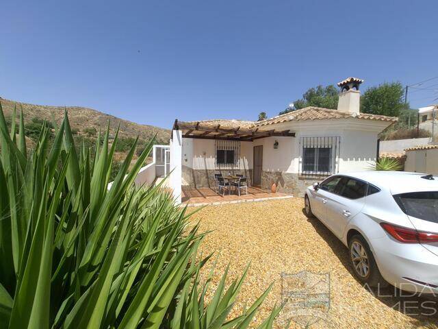 Villa Solare: Villa for Sale in Huercal-Overa, Almería Villa Solare: Villa for Sale in Huercal-Overa, Almería
