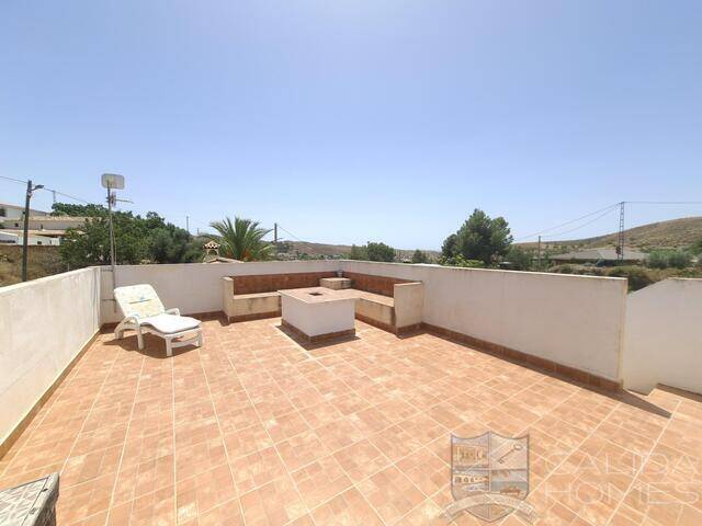 Villa Solare: Villa for Sale in Huercal-Overa, Almería Villa Solare: Villa for Sale in Huercal-Overa, Almería