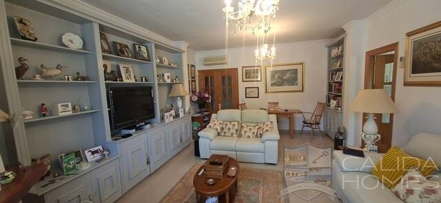 Villa Sable: Villa for Sale in Arboleas, Almería