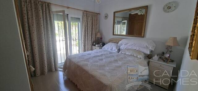 Villa Sable: Villa for Sale in Arboleas, Almería