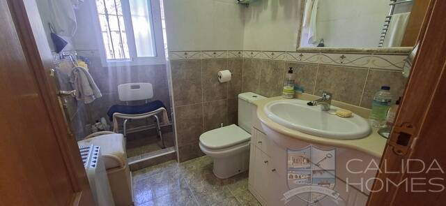 Villa Sable: Villa for Sale in Arboleas, Almería