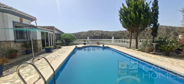 Villa Sable: Villa for Sale in Arboleas, Almería