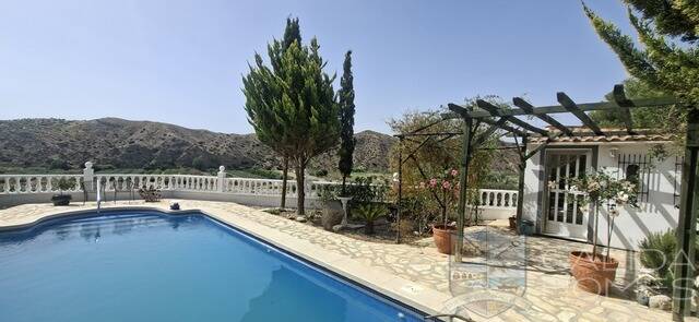 Villa Sable: Villa for Sale in Arboleas, Almería