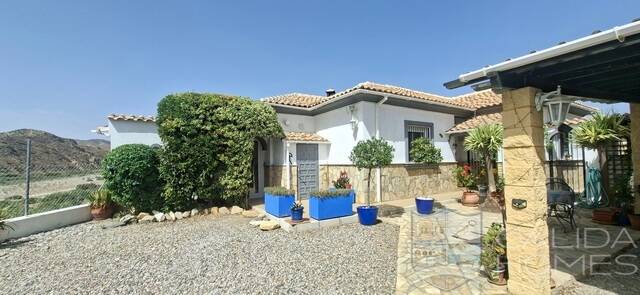 Villa Sable: Villa for Sale in Arboleas, Almería