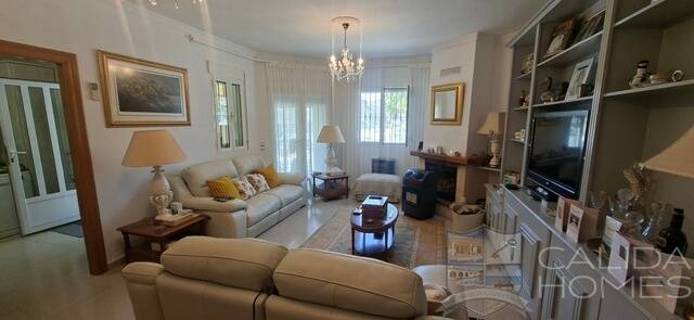Villa Sable: Villa for Sale in Arboleas, Almería
