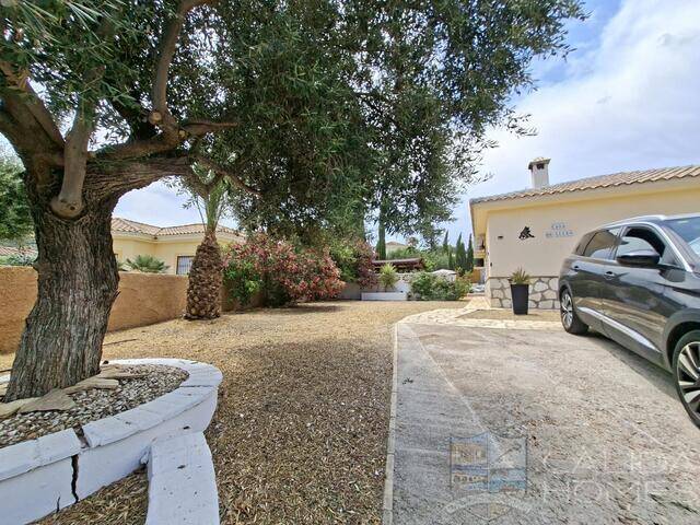 Villa de Luces: Villa for Sale in Arboleas, Almería