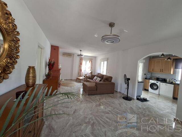 Villa de Luces: Villa for Sale in Arboleas, Almería