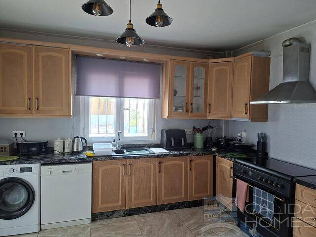 Villa de Luces: Villa for Sale in Arboleas, Almería