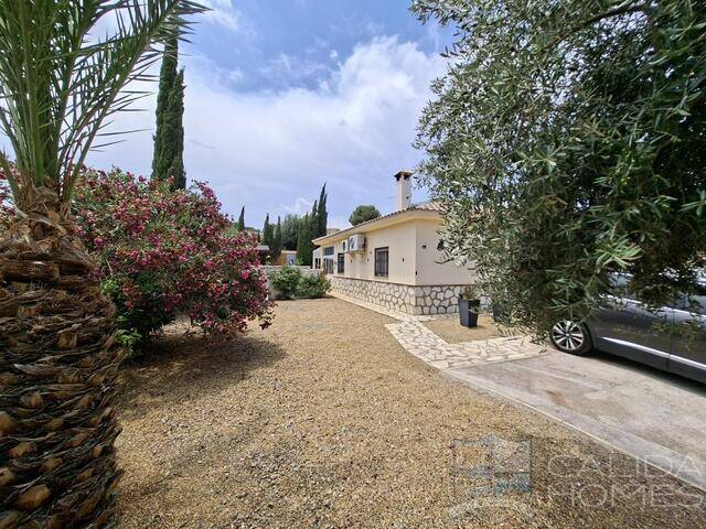 Villa de Luces: Villa for Sale in Arboleas, Almería