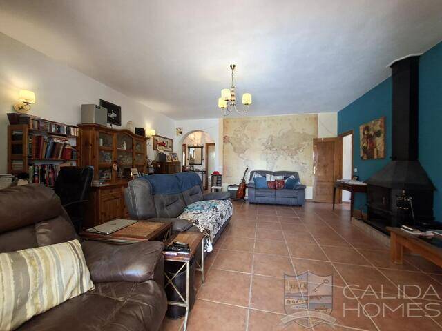 Villa Pura: Villa for Sale in Arboleas, Almería