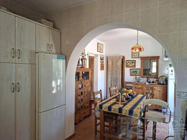 Villa Pura: Villa for Sale in Arboleas, Almería