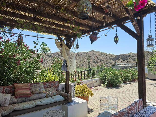 Villa Pura: Villa for Sale in Arboleas, Almería